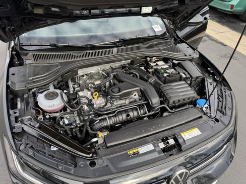 Used 2025 Volkswagen Jetta SE image 36