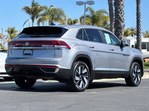 Used 2024 Volkswagen Atlas Cross Sport SE FWD image 4