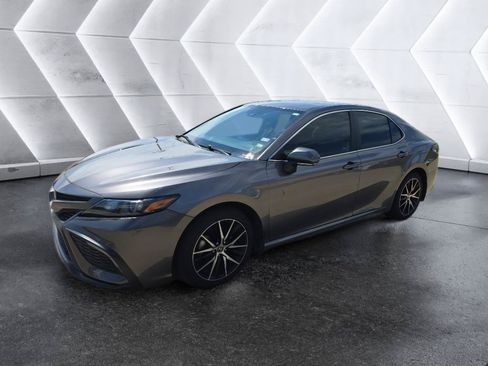Used 2024 Toyota Camry SE FWD image 1
