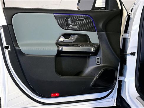 New 2026 Mercedes-Benz GLB 250 4MATIC image 11