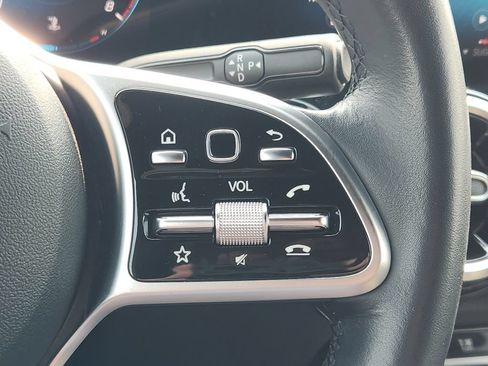 Used 2023 Mercedes-Benz GLB 250 4MATIC image 24