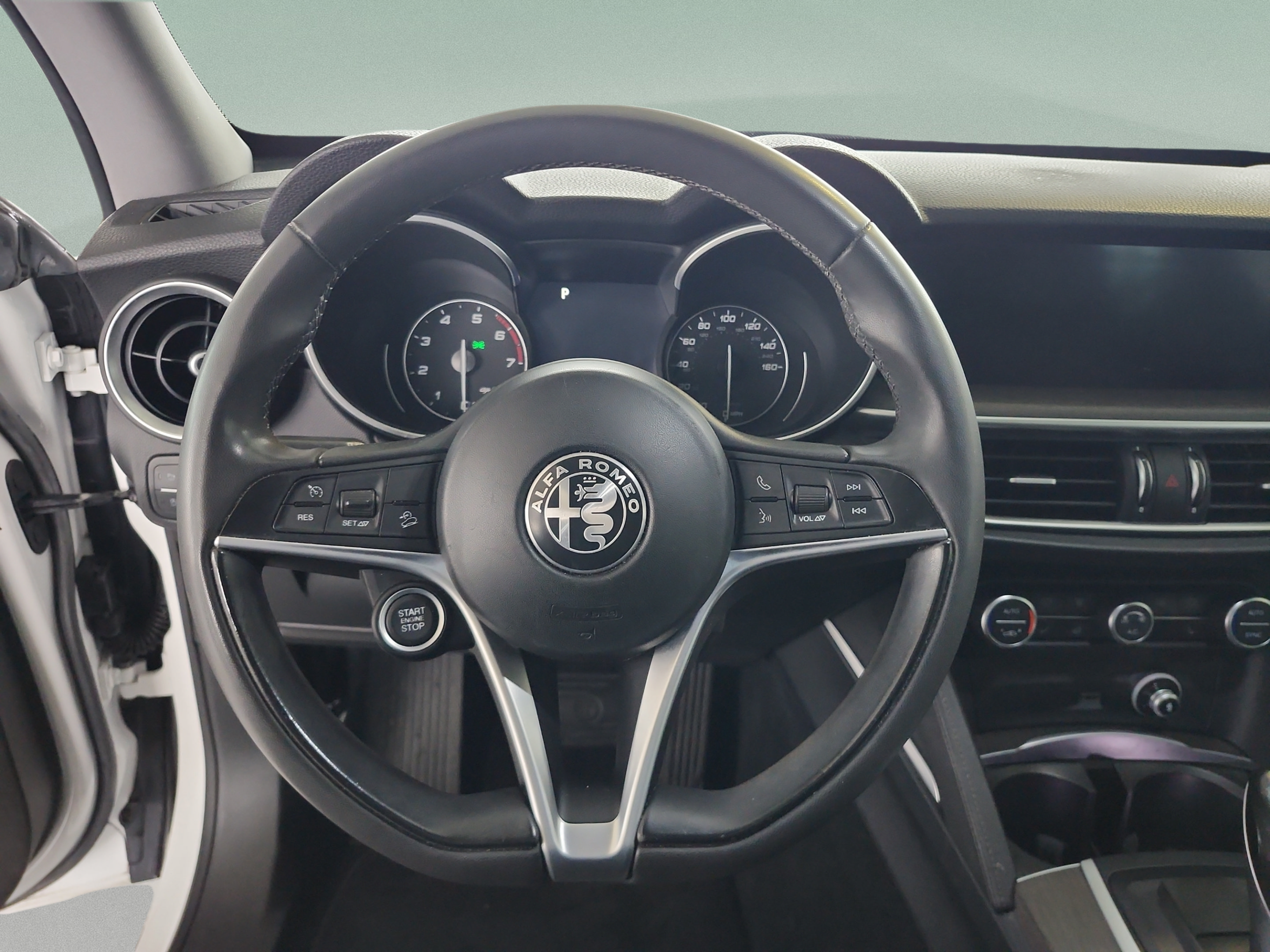 Used 2019 Alfa Romeo Stelvio Ti AWD/4WD image 9
