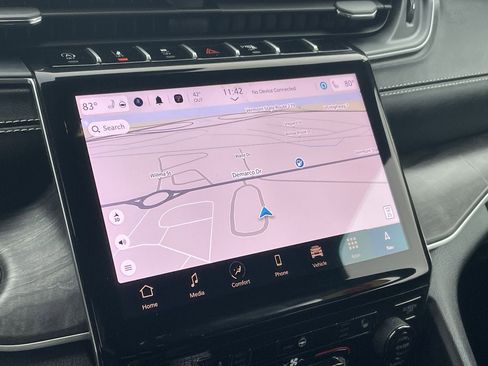 Used 2025 Jeep Grand Cherokee L Limited w/ Black Appearance Package image 34