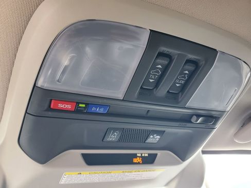 Used 2023 Subaru Crosstrek 2.5i Limited w/ Moonroof Package image 32