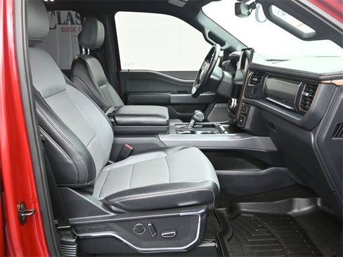 Used 2022 Ford F150 Lightning Lariat image 10