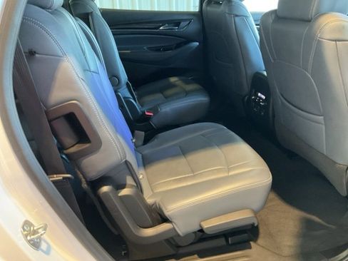 Used 2024 Buick Enclave Premium image 25
