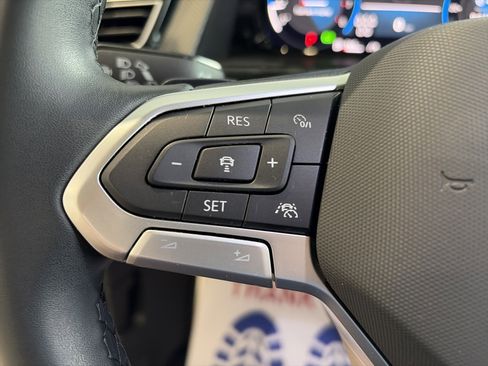 Used 2024 Volkswagen Atlas Peak Edition SE AWD/4WD image 44