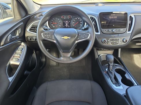 Used 2024 Chevrolet Malibu LT FWD image 9