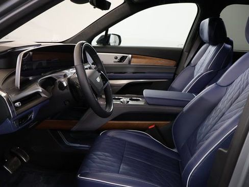 New 2026 Cadillac Vistiq Premium Luxury image 10