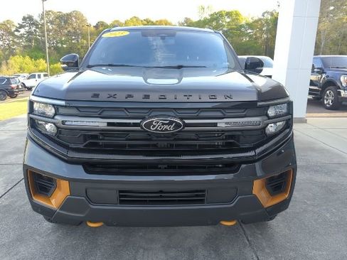 Used 2025 Ford Expedition Tremor AWD/4WD image 2