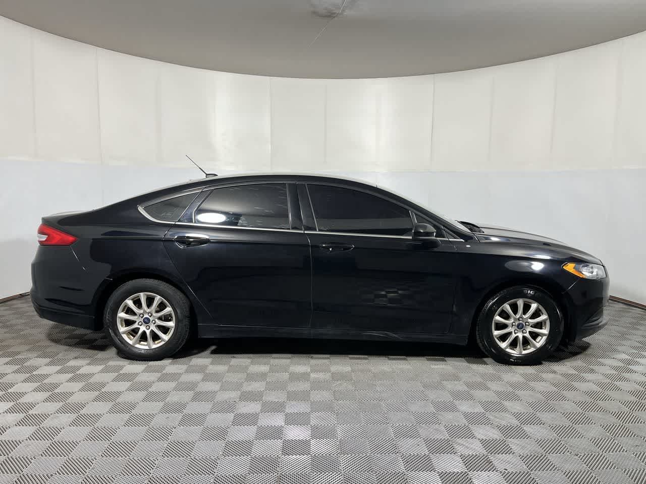Used 2017 Ford Fusion S FWD image 9