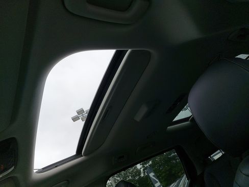 New 2026 Kia Carnival SX image 32