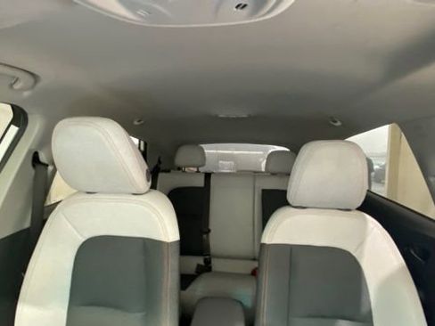 Used 2020 Chevrolet Bolt LT image 28