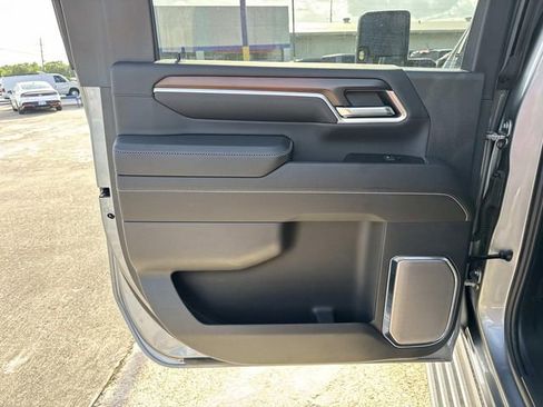 Used 2024 GMC Sierra 2500 Denali w/ Denali Reserve Package AWD/4WD image 35