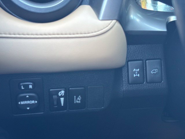 Used 2017 Toyota RAV4 Limited w/ Advanced Technology Package AWD/4WD image 17