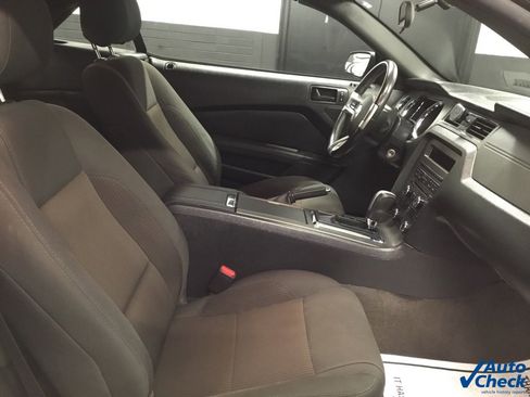 Used 2014 Ford Mustang Convertible image 36