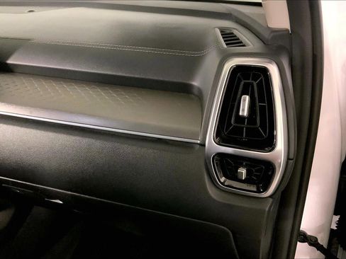 Certified 2023 Kia Sorento SX image 16