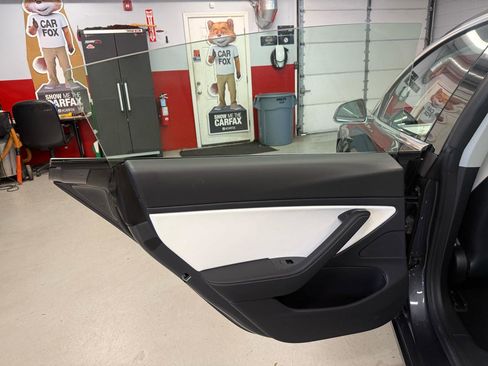Used 2018 Tesla Model 3 Long Range AWD/4WD image 30