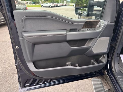 Used 2024 Ford F250 Lariat w/ Lariat Ultimate Package AWD/4WD image 11