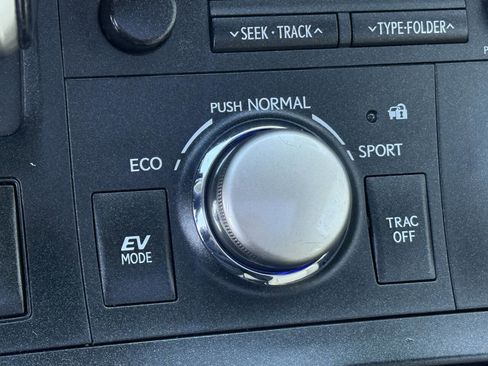 Used 2014 Lexus CT 200h image 9