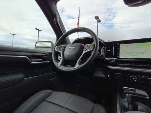 New 2026 Chevrolet Silverado 1500 High Country w/ High Country Premium Package AWD/4WD image 7