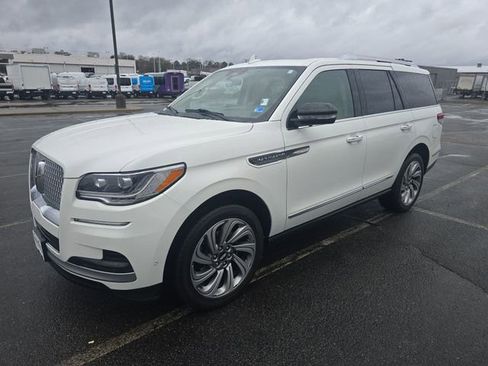 Certified 2023 Lincoln Navigator Reserve image 1