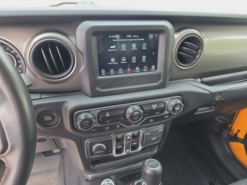Used 2021 Jeep Gladiator Sport AWD/4WD image 17