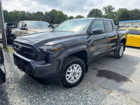Used 2026 Toyota Tacoma SR5 RWD image 1