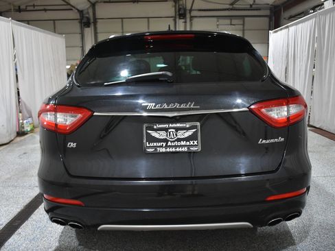 Used 2017 Maserati Levante Base image 28