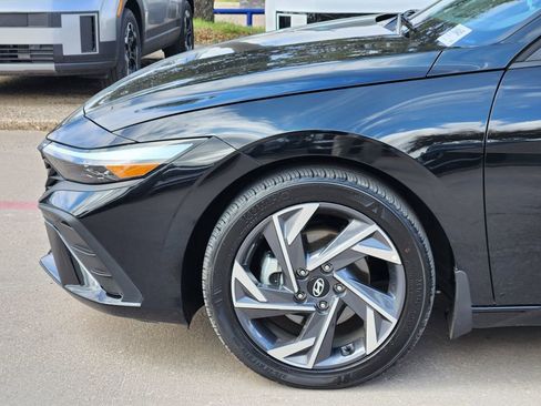 Certified 2025 Hyundai Elantra Sport image 9