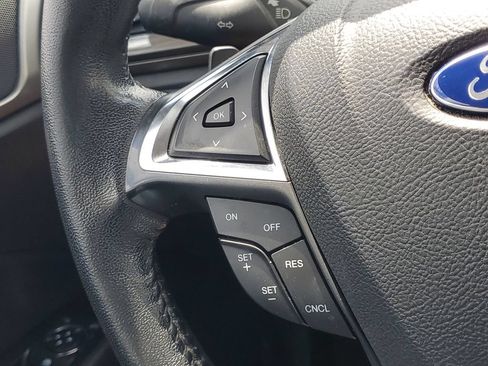 Used 2017 Ford Fusion SE w/ Fusion SE Technology Package AWD/4WD image 22