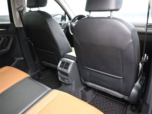 Used 2018 Volkswagen Tiguan SEL image 29