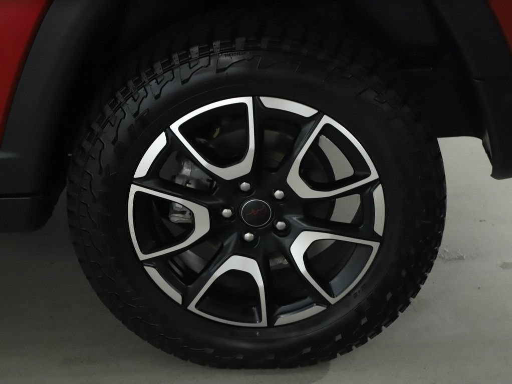 Used 2025 Jeep Compass Trailhawk AWD/4WD image 44