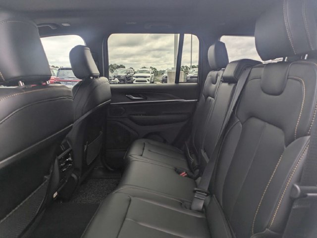 New 2026 Jeep Grand Cherokee Limited AWD/4WD image 15