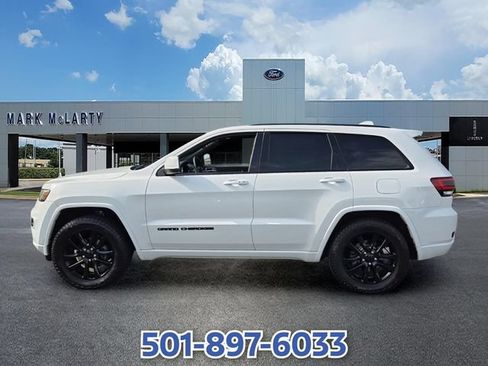 Used 2020 Jeep Grand Cherokee Altitude RWD image 2