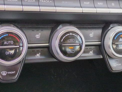 Used 2019 Genesis G70 2.0T Advanced w/ Elite Package image 21