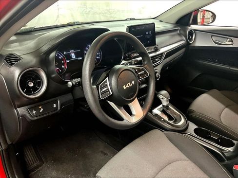 Used 2022 Kia Forte LXS w/ LXS Technology Package FWD image 8