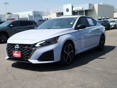 Used 2024 Nissan Altima 2.5 SR w/ SR Premium Package FWD image 4