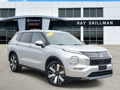 Used 2025 Mitsubishi Outlander SE