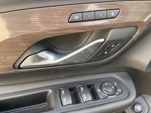 Used 2022 GMC Terrain Denali image 13