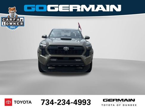 Used 2024 Toyota Tacoma TRD Sport AWD/4WD image 2