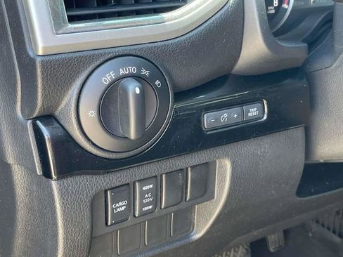 Used 2021 Nissan Titan SV w/ SV Convenience Package AWD/4WD image 36