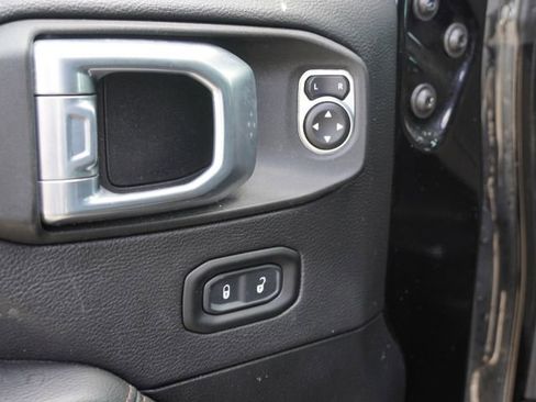 Used 2021 Jeep Wrangler Unlimited Rubicon AWD/4WD image 18