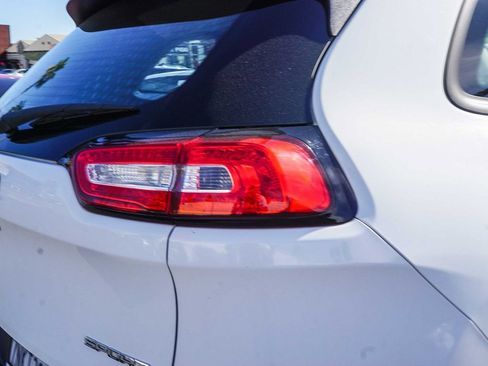 Used 2015 Jeep Cherokee Sport w/ Sport Appearance Group image 7