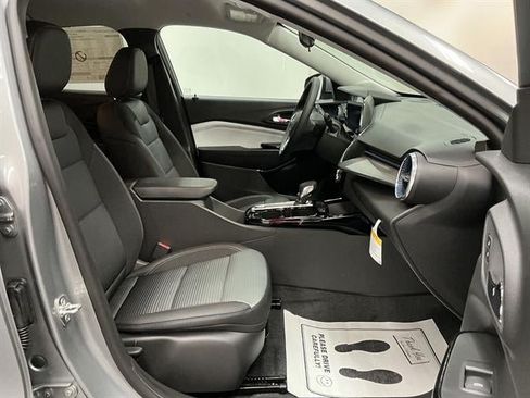 New 2026 Chevrolet Trax LT w/ LT Convenience Package FWD image 30
