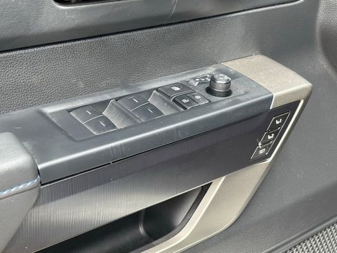 Used 2026 Toyota Tundra Platinum w/ TRD Off-Road Package AWD/4WD image 32