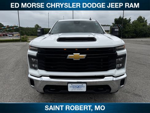 Used 2024 Chevrolet Silverado 2500 W/T w/ WT Convenience Package AWD/4WD image 2