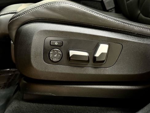 Used 2023 BMW X5 xDrive40i w/ M Sport Package AWD/4WD image 14