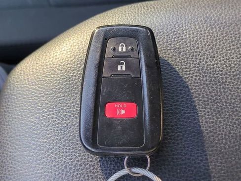 Used 2024 Toyota RAV4 XLE FWD image 25
