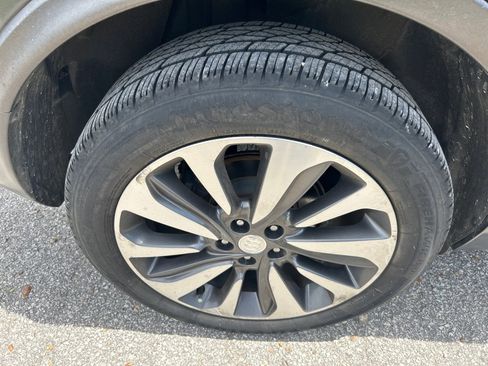 Used 2017 Buick Encore Essence FWD image 19